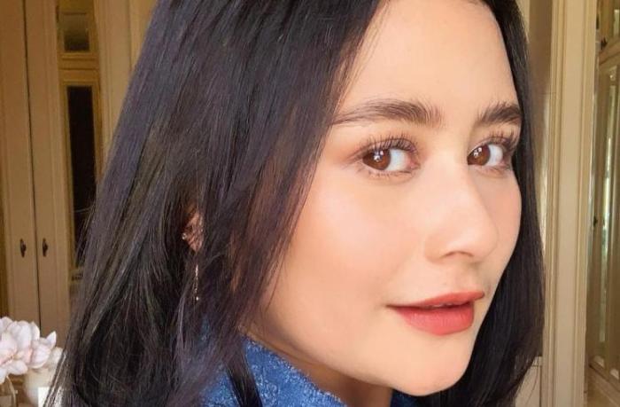 prilly latuconsina biodata dailysia fakta profil artis berpenampilan muda bak cantik kly bermotif nampak akamaized keceh adu prillylatuconsina96