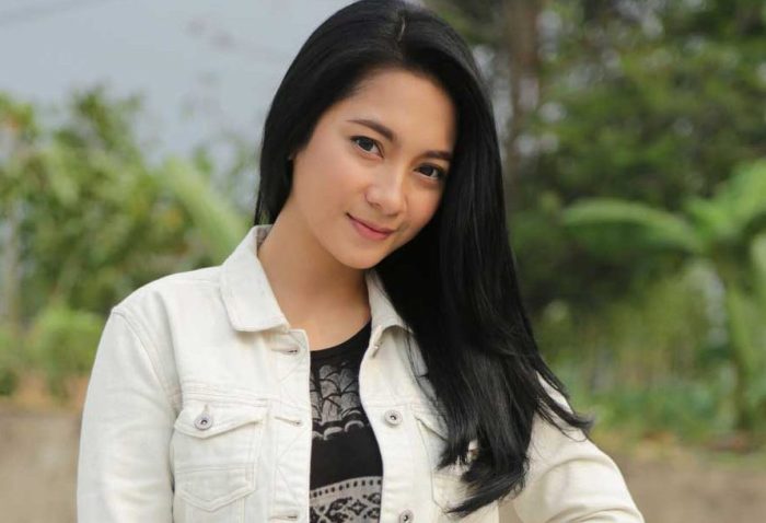 Profil Dinda Kirana