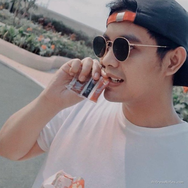 Biodata Adhi Sastro: Agama, Keluarga, Pacar, Fakta dan Karir