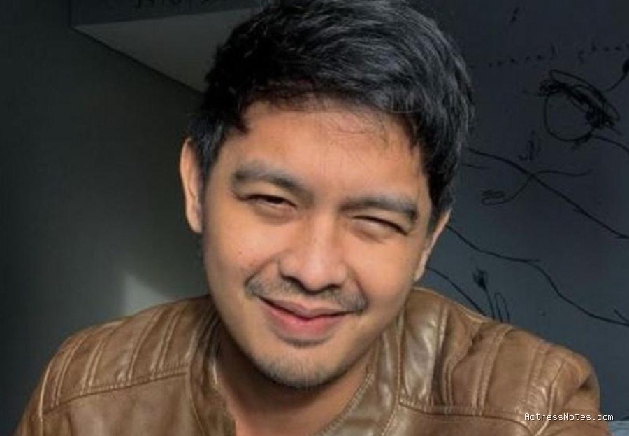 Biodata Adhi Sastro: Agama, Keluarga, Pacar, Fakta dan Karir