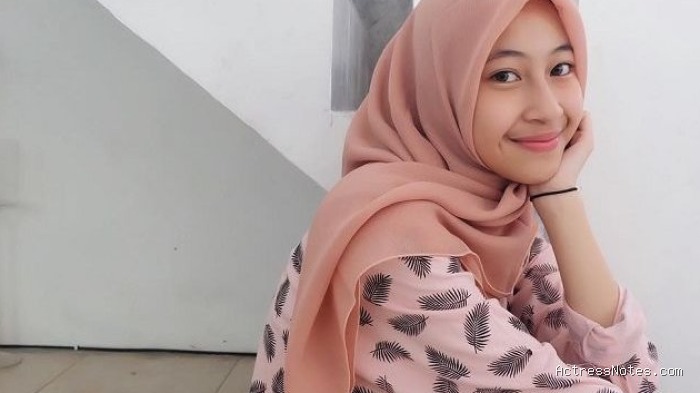 Biodata Adiba Khanza: Agama, Keluarga, Pacar, Fakta dan Karir Biodata Adiba Khanza: Agama, Keluarga, Pacar, Fakta dan Karir