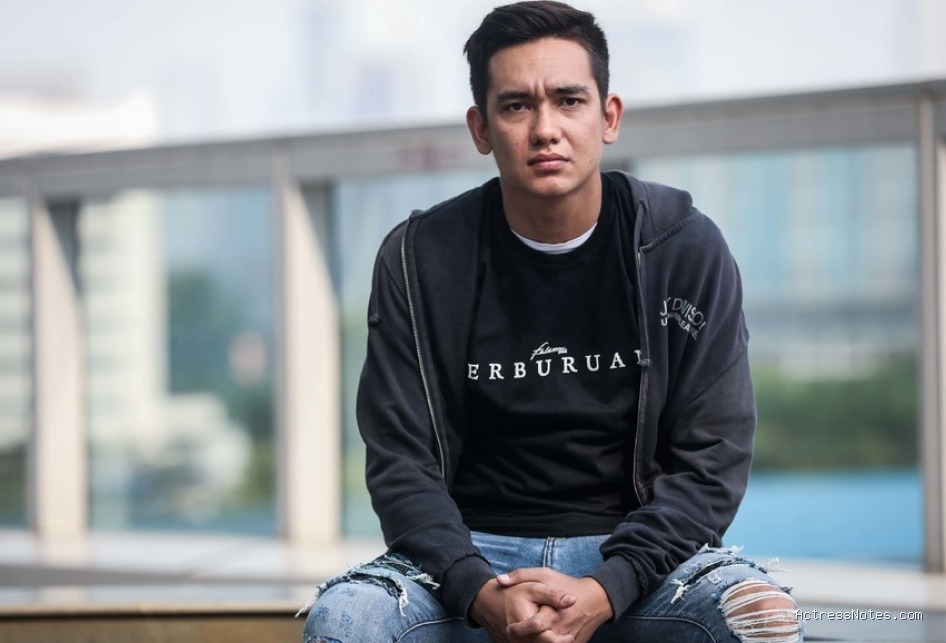 Biodata Adipati Dolken: Agama, Keluarga, Pacar, Fakta dan Karir