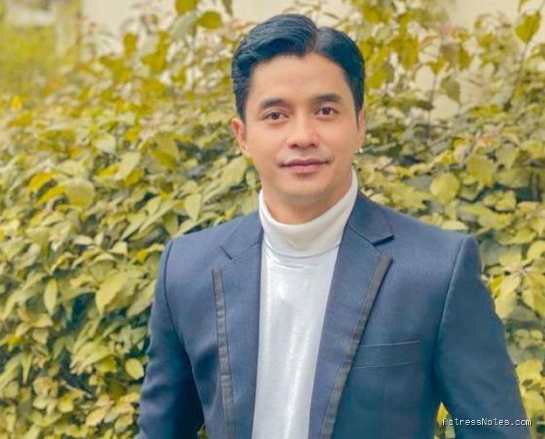 Biodata Adly Fairuz: Agama, Keluarga, Pacar, Fakta dan Karir