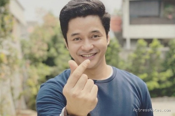 Biodata Adly Fairuz: Agama, Keluarga, Pacar, Fakta dan Karir