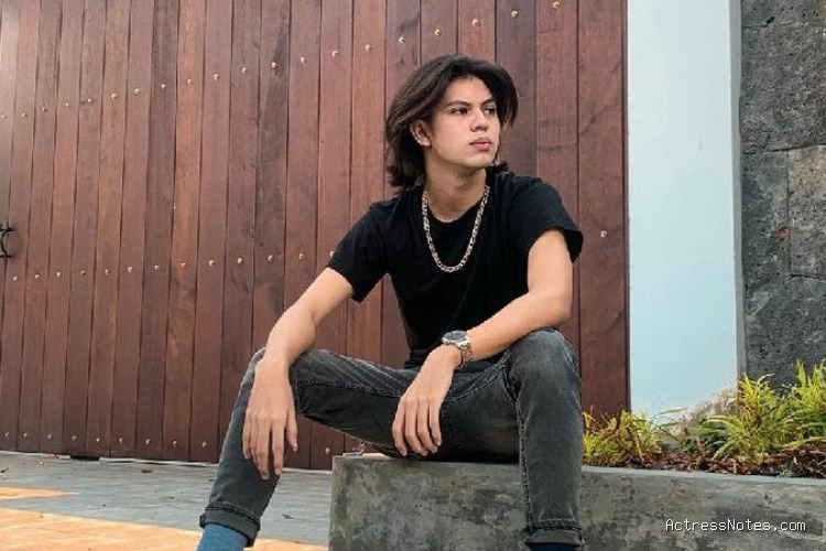 Biodata Agoye Mahendra: Agama, Keluarga, Pacar, Fakta dan Karir