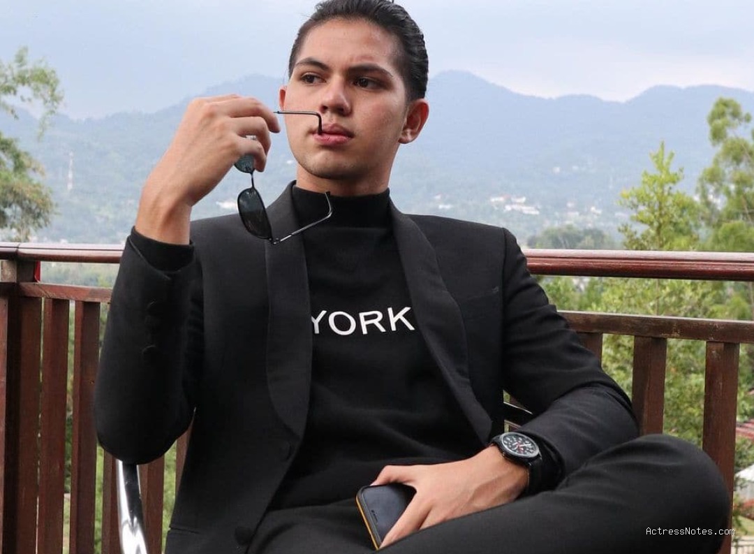 Biodata Agoye Mahendra: Agama, Keluarga, Pacar, Fakta dan Karir
