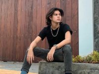 Agoye Mahendra: Biodata, Agama, Keluarga, Pacar, Karir