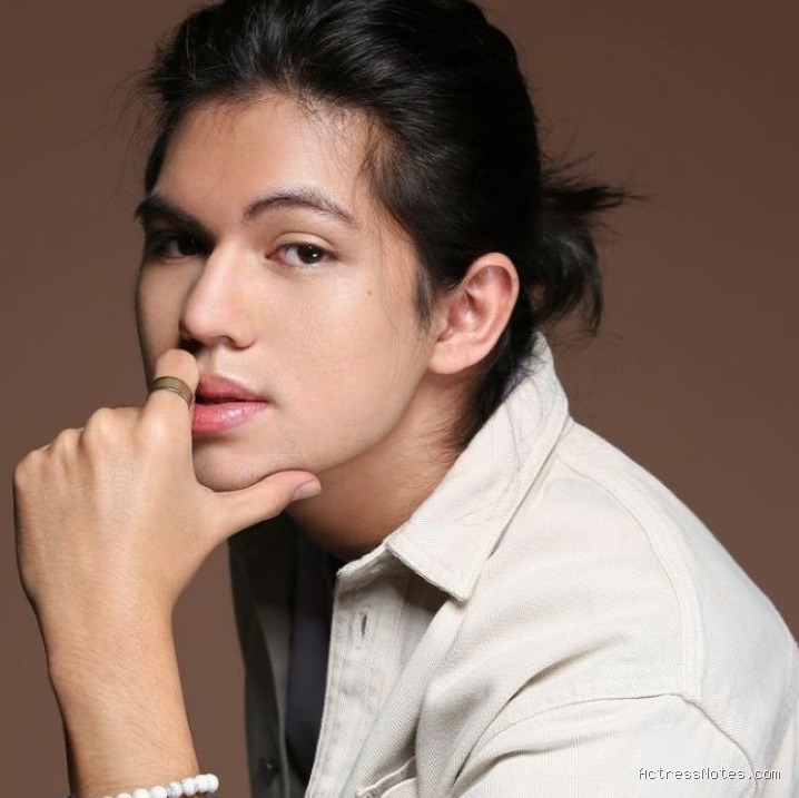 Biodata Agoye Mahendra: Agama, Keluarga, Pacar, Fakta dan Karir