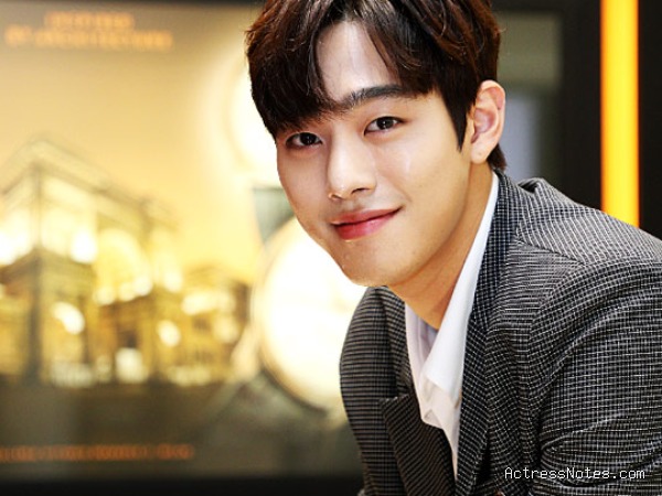 Biodata Ahn Hyo Seop: Agama, Keluarga, Pacar, Fakta dan Karir