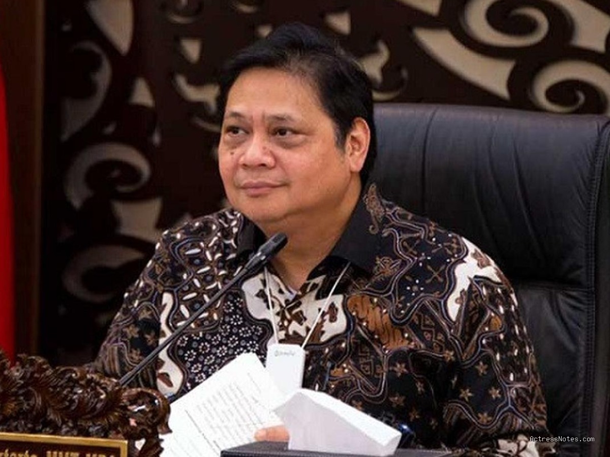 Biodata Airlangga Hartarto: Agama, Keluarga, Pasangan, Fakta dan Karir Biodata Airlangga Hartarto: Agama, Keluarga, Pasangan, Fakta dan Karir