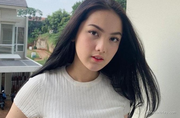 Biodata Aisyah Aqilah: Agama, Keluarga, Pacar, Fakta dan Karir Biodata Aisyah Aqilah: Agama, Keluarga, Pacar, Fakta dan Karir