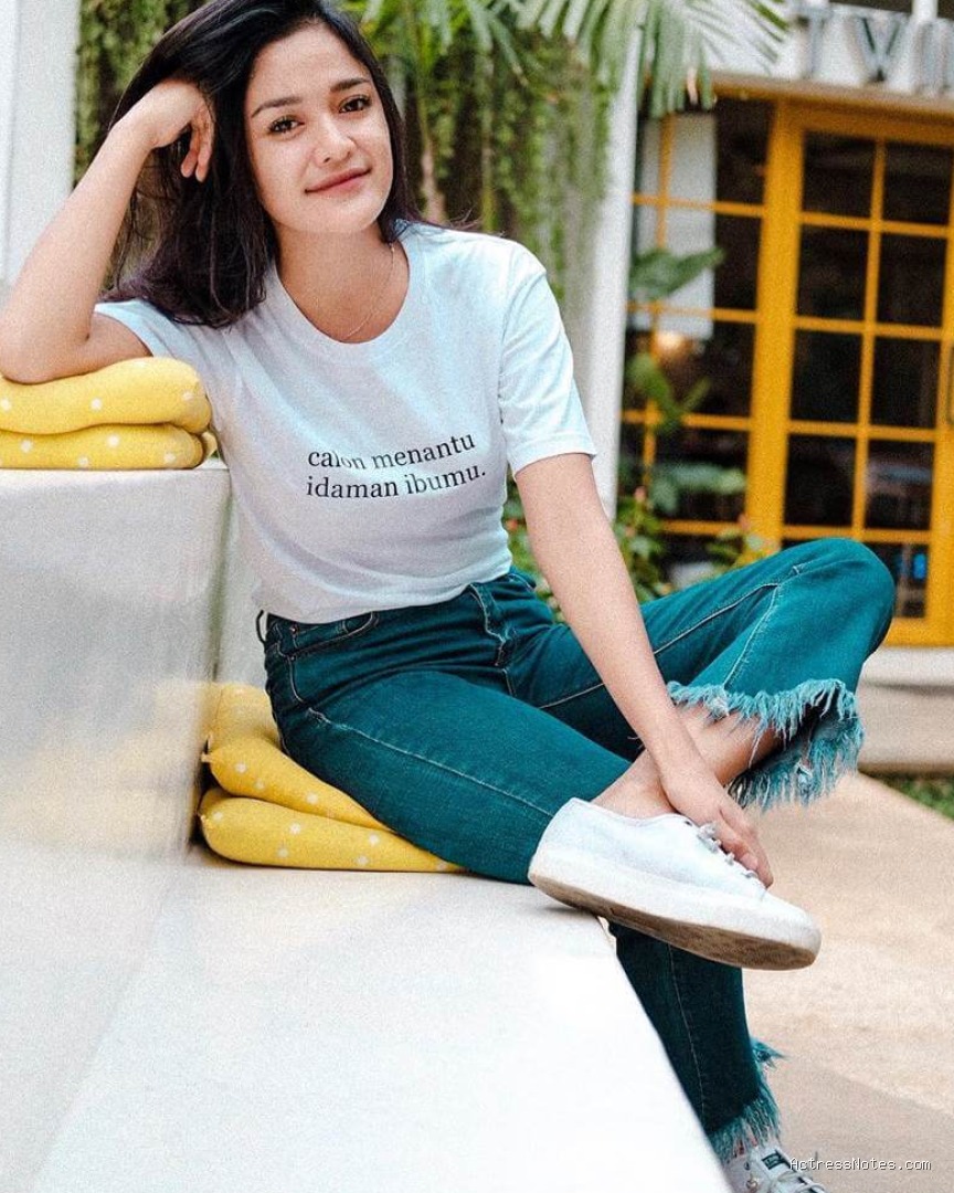 Biodata Andi Annisa Isyah: Agama, Keluarga, Pacar, Fakta dan Karir Biodata Andi Annisa Isyah: Agama, Keluarga, Pacar, Fakta dan Karir