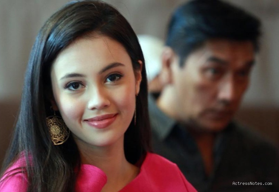 Biodata Anggika Bolsterli: Agama, Keluarga, Pacar, Fakta dan Karir