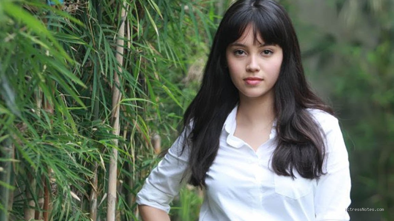 Biodata Anggika Bolsterli: Agama, Keluarga, Pacar, Fakta dan Karir