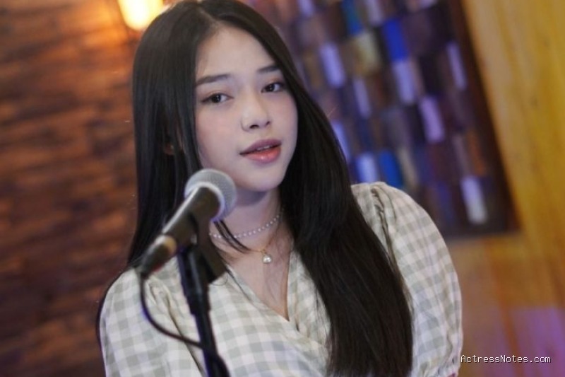 Biodata Anneth Delliecia: Agama, Keluarga, Pacar, Fakta dan Karir