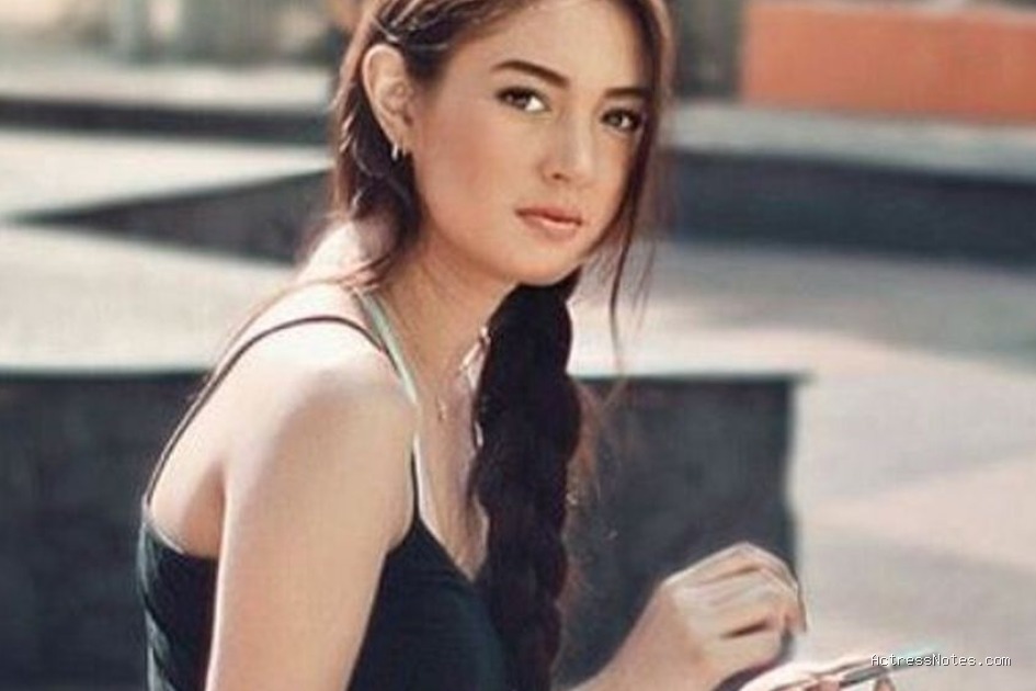 Biodata Aurelie Moeremans: Agama, Keluarga, Pacar, Fakta dan Karir