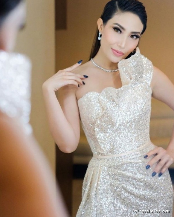 Biodata Ayu Dewi: Agama, Keluarga, Pacar, Fakta dan Karir