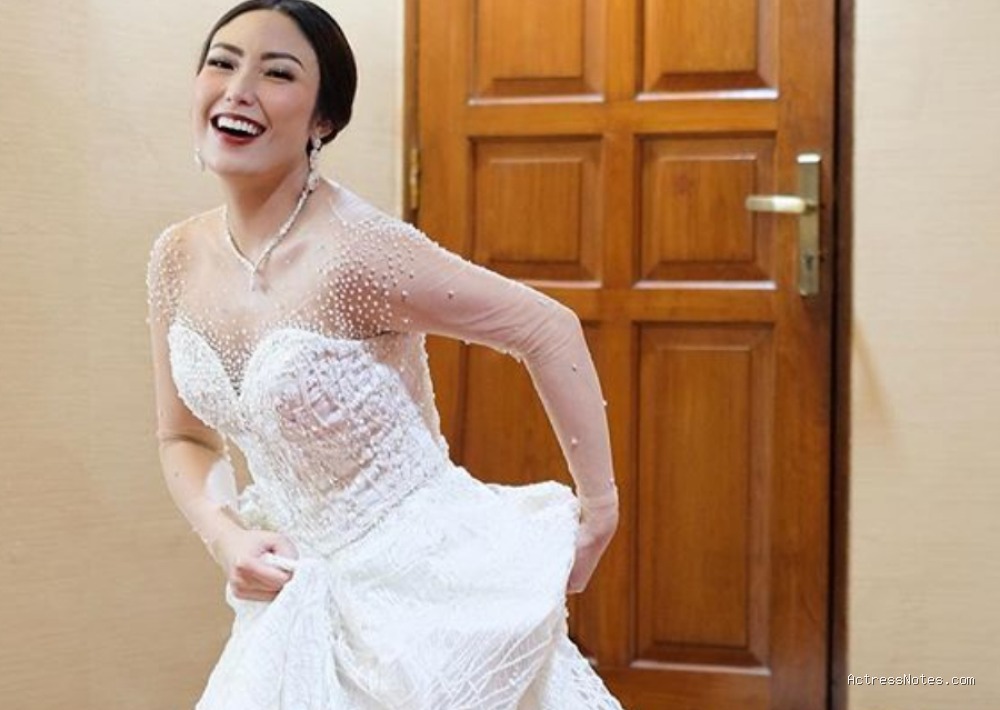 Biodata Ayu Dewi: Agama, Keluarga, Pacar, Fakta dan Karir