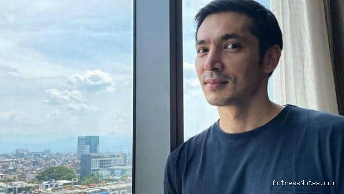 Biodata Abimana Aryasatya: Agama, Keluarga, Pacar, Fakta dan Karir