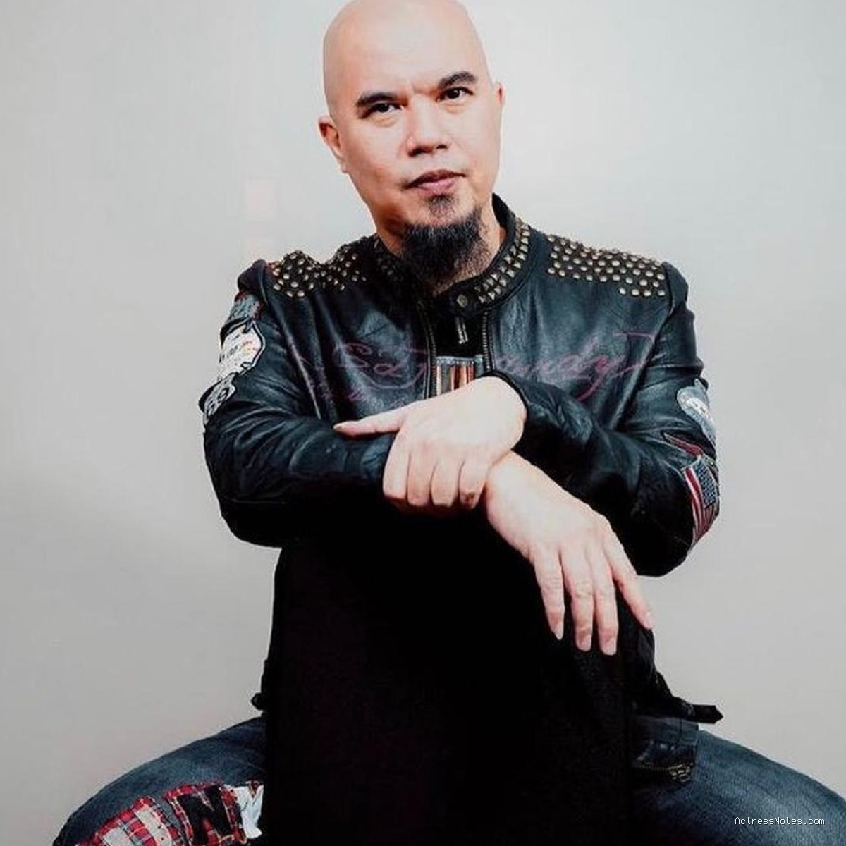 Biodata Ahmad Dhani: Agama, Keluarga, Pacar, Fakta dan Karir Biodata Ahmad Dhani: Agama, Keluarga, Pacar, Fakta dan Karir