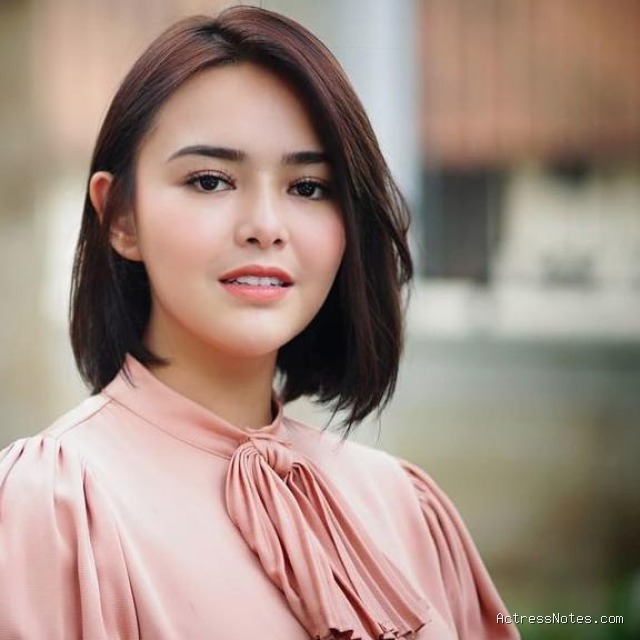 Biodata Amanda Manopo: Agama, Keluarga, Pacar, Fakta dan Karir Biodata Amanda Manopo: Agama, Keluarga, Pacar, Fakta dan Karir