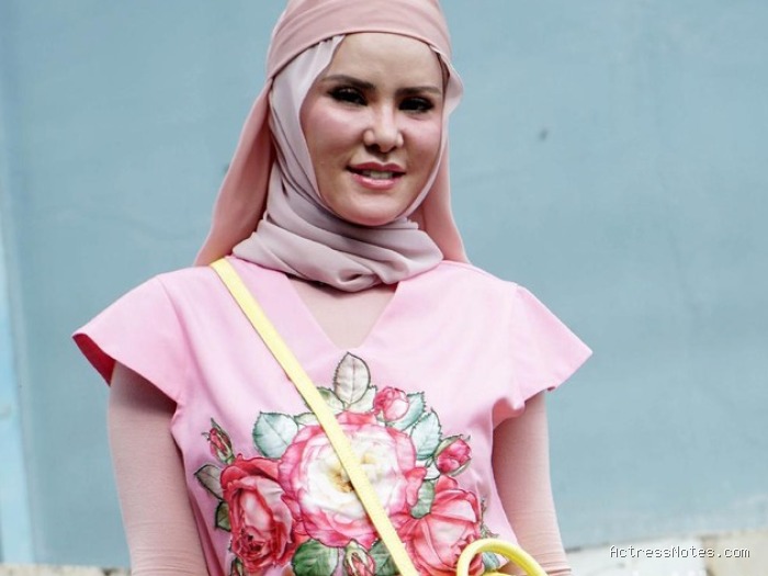Biodata Angel Lelga: Agama, Keluarga, Pacar, Fakta dan Karir