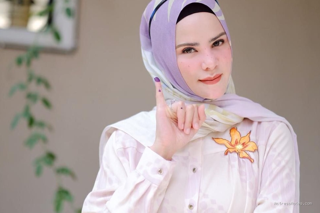 Biodata Angel Lelga: Agama, Keluarga, Pacar, Karir & Fakta