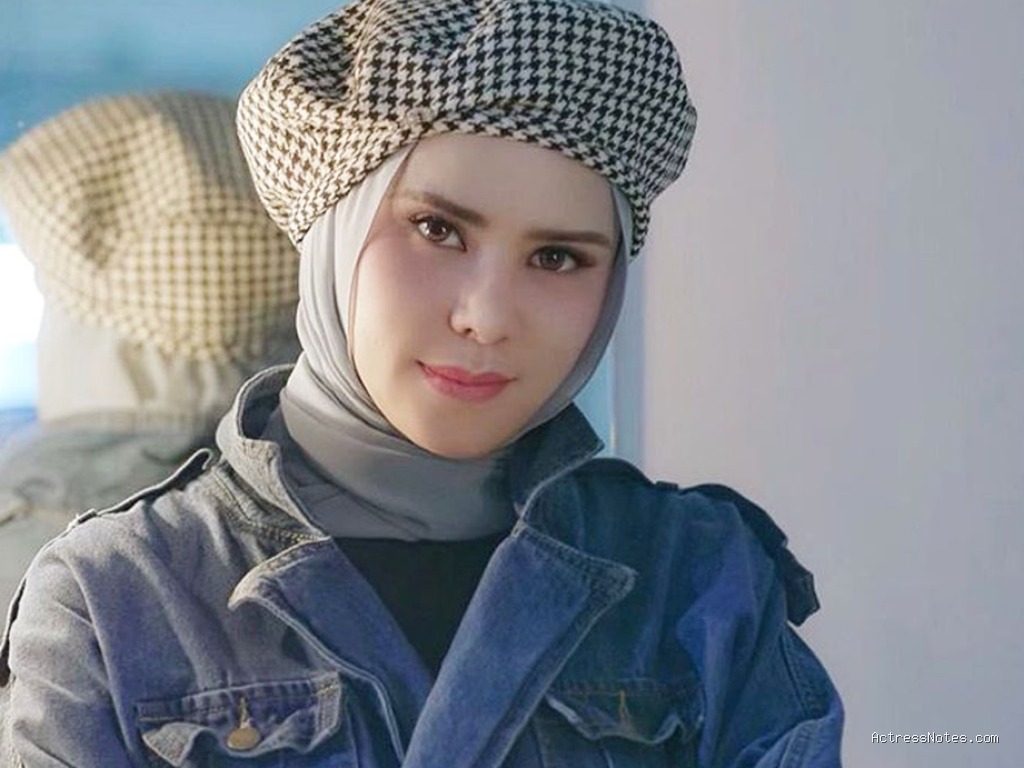 Biodata Angel Lelga: Agama, Keluarga, Pacar, Fakta dan Karir