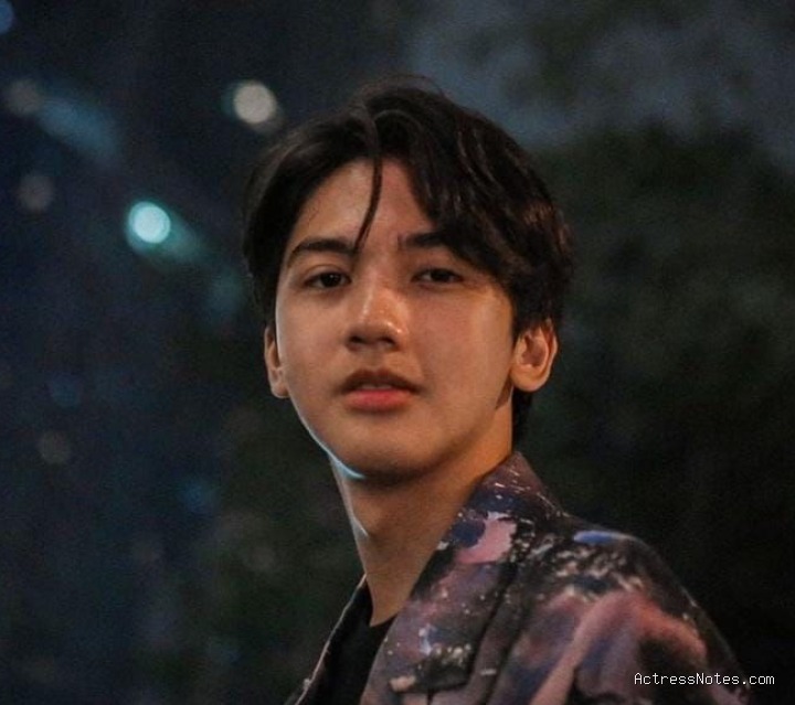 Biodata Ari Irham: Agama, Keluarga, Pacar, Fakta dan Karir