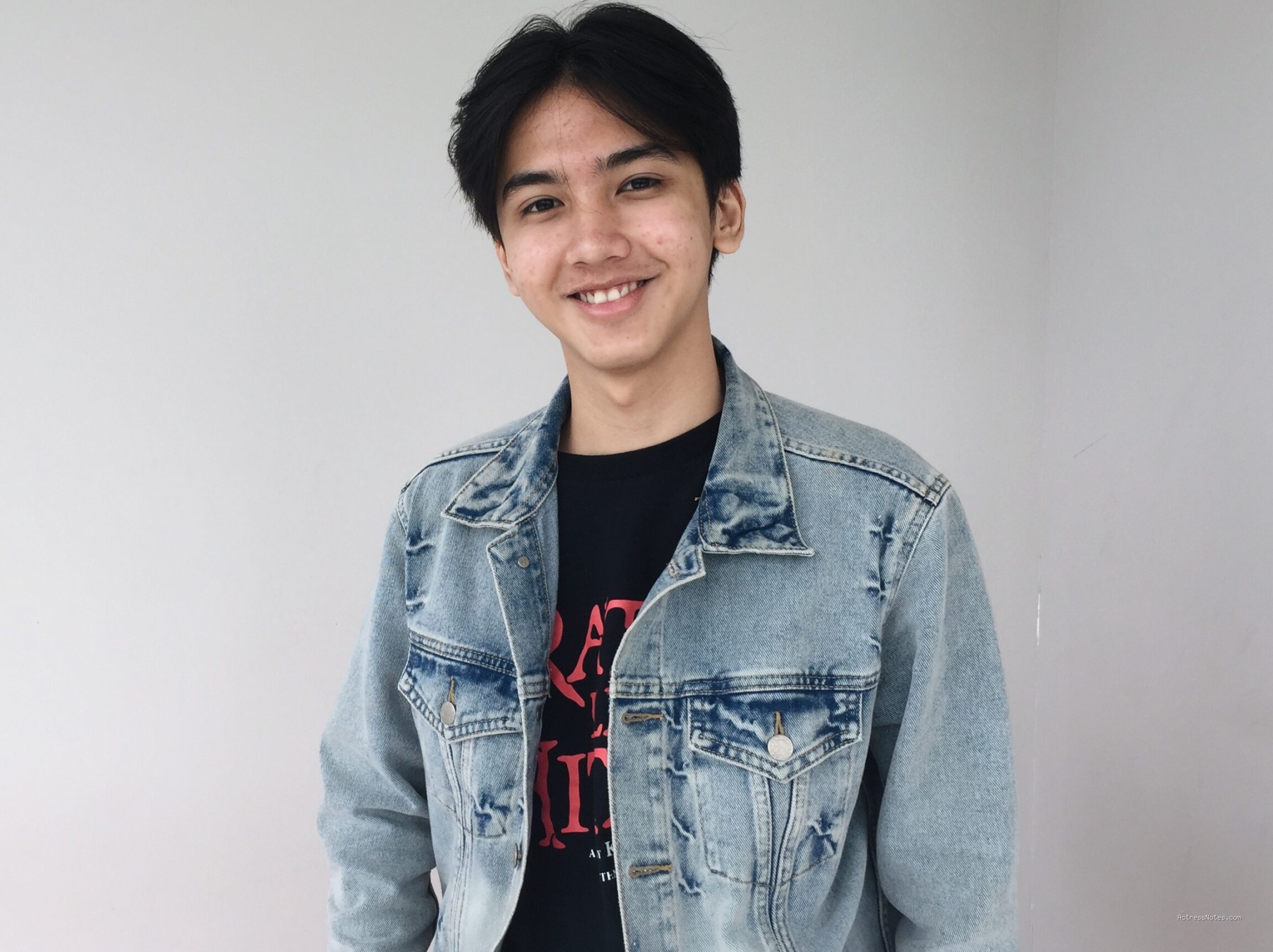 Biodata Ari Irham: Agama, Keluarga, Pacar, Fakta dan Karir
