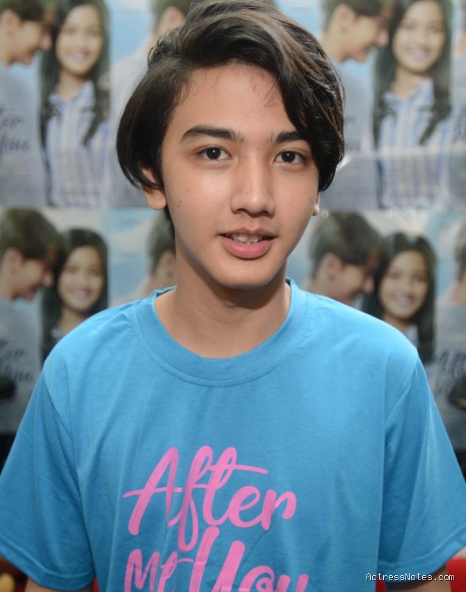 Biodata Ari Irham: Agama, Keluarga, Pacar, Fakta dan Karir