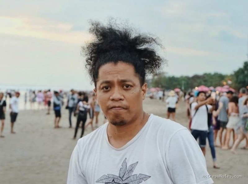Biodata Arie Kriting: Agama, Keluarga, Pacar, Fakta dan Karir