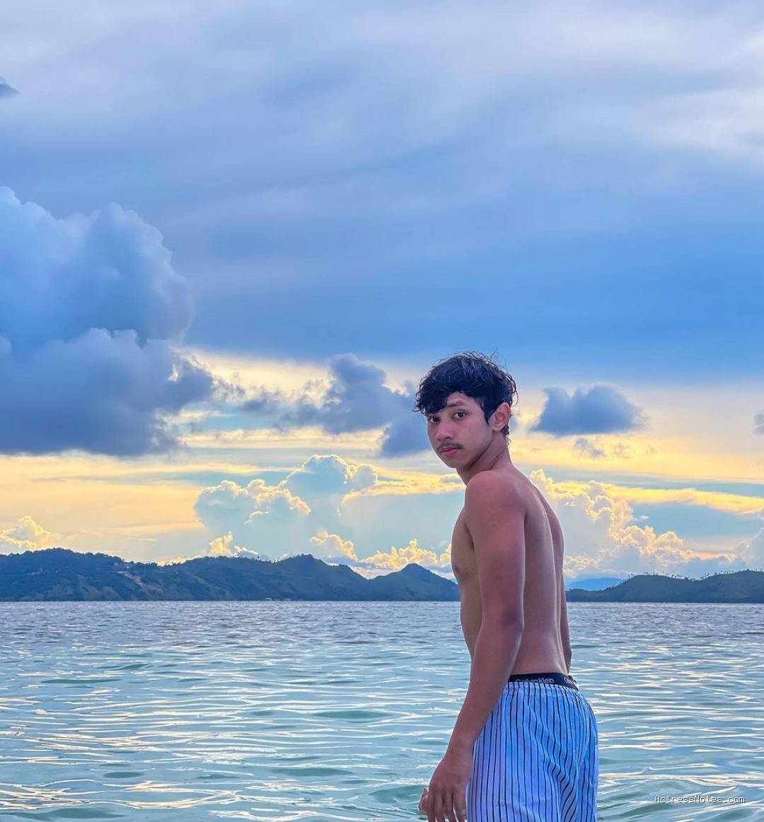 Biodata Arie Nugroho: Agama, Keluarga, Pacar, Fakta dan Karir