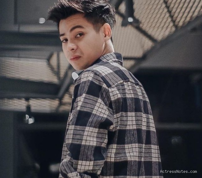 Biodata Arnold Leonard: Agama, Keluarga, Pacar, Fakta dan Karir