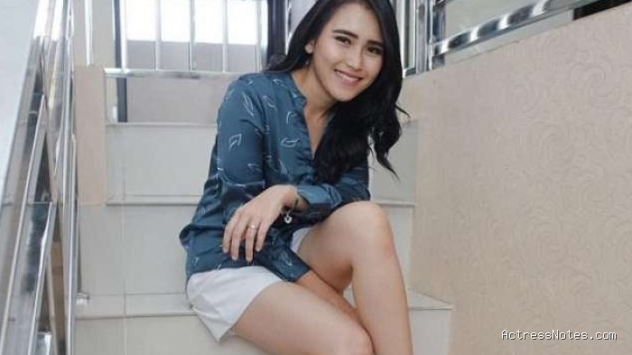 Biodata Ayu Ting Ting: Agama, Keluarga, Pacar, dan Perjalanan Karir