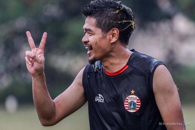 Biodata Bambang Pamungkas: Agama, Keluarga, Pasangan, Fakta dan Karir