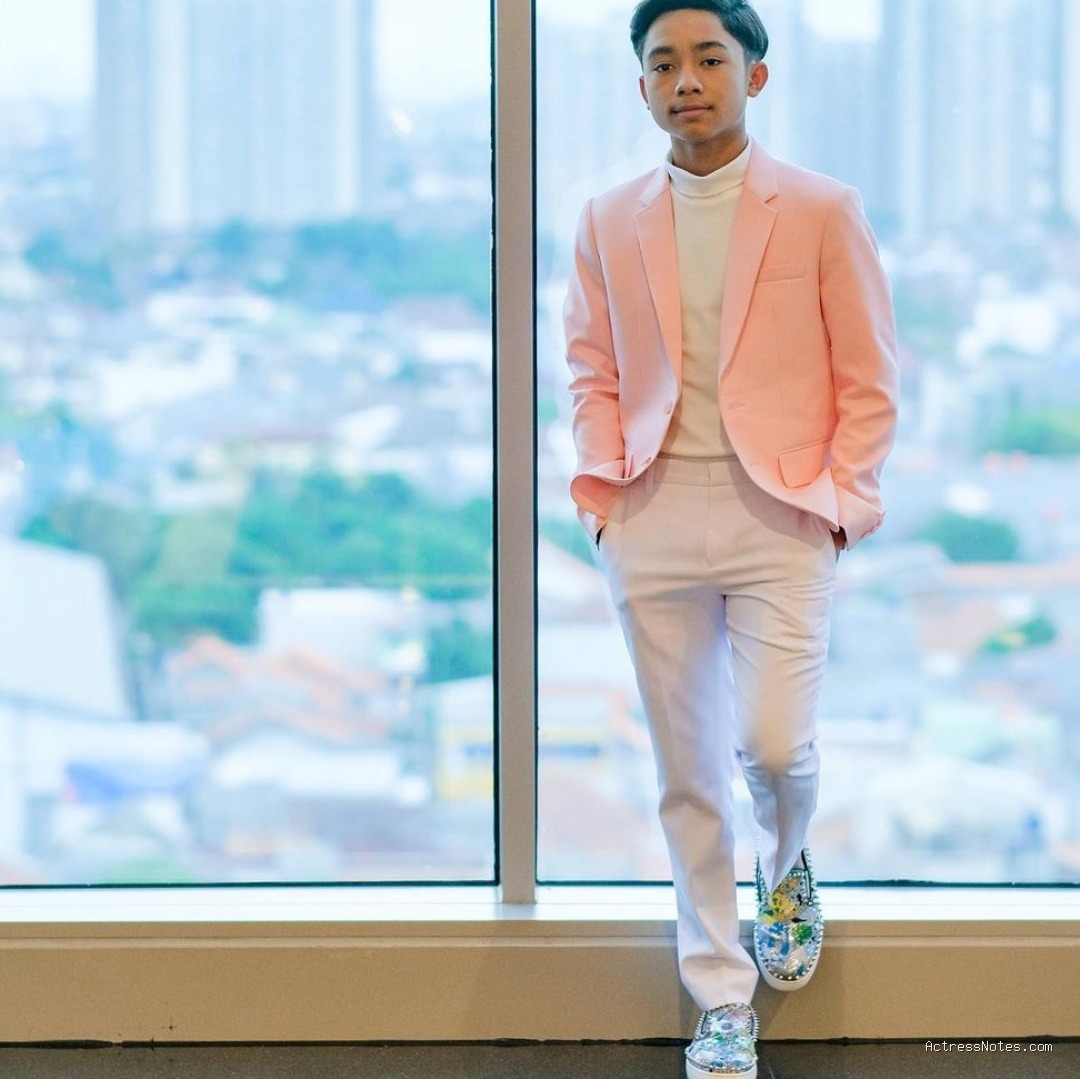 Biodata Betrand Peto: Agama, Keluarga, Pacar, dan Perjalanan Karir