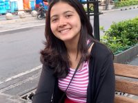 Biodata Bulan Sutena: Agama, Keluarga, Pacar, Karir, Fakta