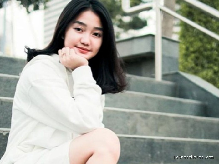Biodata Chandrika Chika: Agama, Keluarga, Pacar, Fakta dan Karir