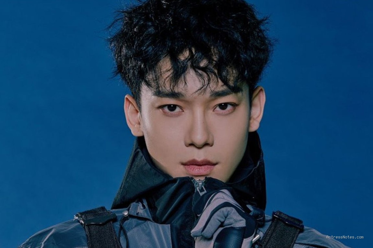 Biodata Chen Exo: Agama, Keluarga, Pacar, Fakta dan Karir