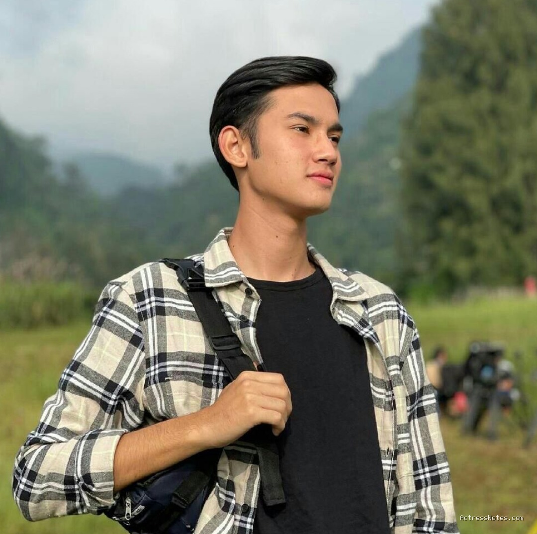 Biodata Clay Gribble: Agama, Keluarga, Pacar, Fakta dan Karir Biodata Clay Gribble: Agama, Keluarga, Pacar, Fakta dan Karir