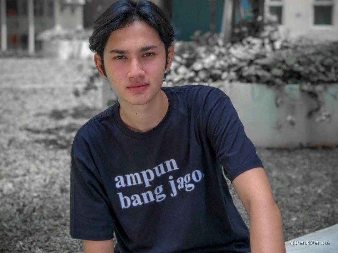 Biodata Clay Gribble: Agama, Keluarga, Pacar, Fakta dan Karir