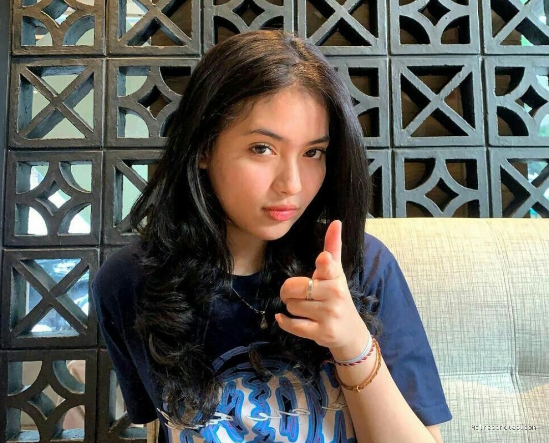 Biodata Cut Ara: Agama, Keluarga, Pacar, Fakta dan Karir Biodata Cut Ara: Agama, Keluarga, Pacar, Fakta dan Karir