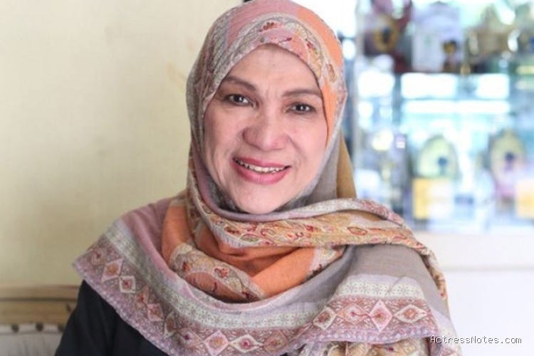 Biodata Dorce Gamalama: Agama, Keluarga, Pacar, Fakta dan Karir