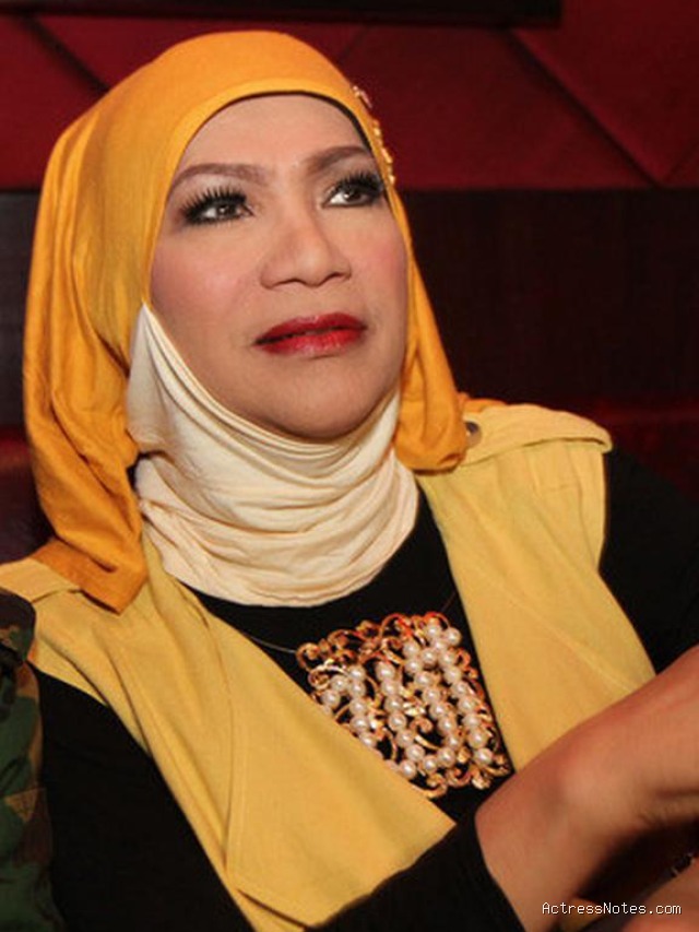 Biodata Dorce Gamalama: Agama, Keluarga, Pacar, Fakta dan Karir