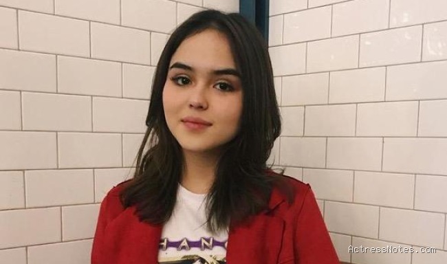 Biodata Edelenyi Laura: Agama, Keluarga, Pacar, Fakta dan Karir