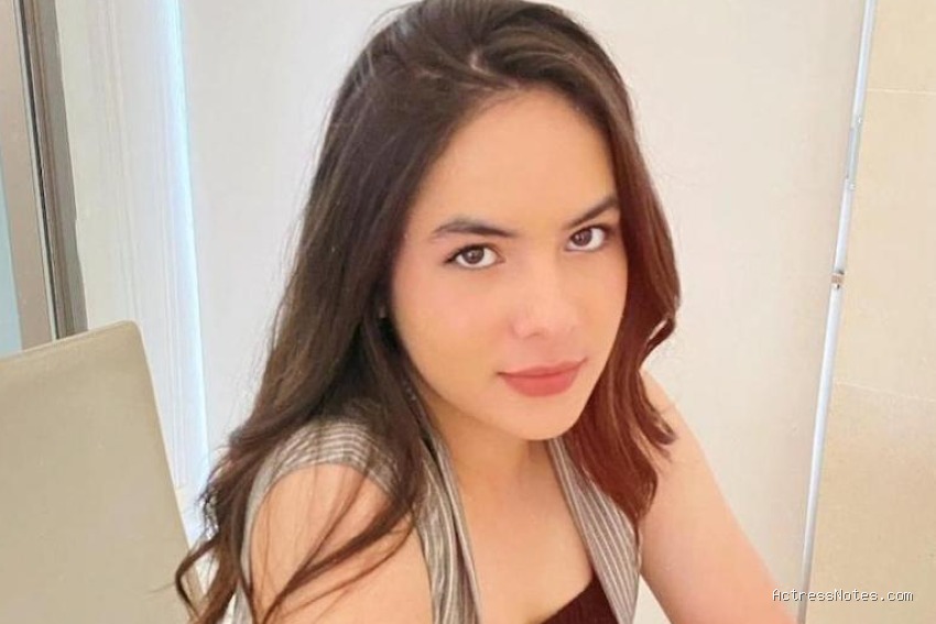 Biodata Edelenyi Laura: Agama, Keluarga, Pacar, Fakta dan Karir