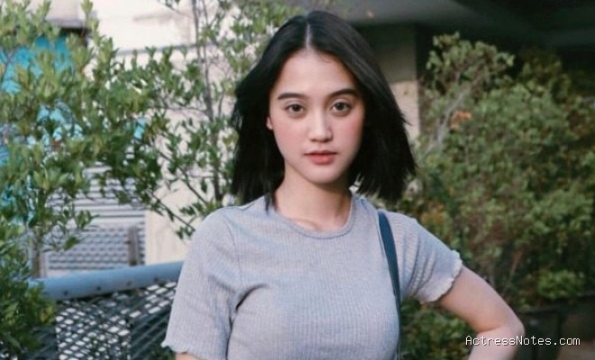 Biodata Esta Pramanita: Agama, Keluarga, Pacar, Fakta dan Karir