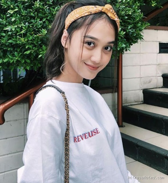 Biodata Esta Pramanita: Agama, Keluarga, Pacar, Fakta dan Karir