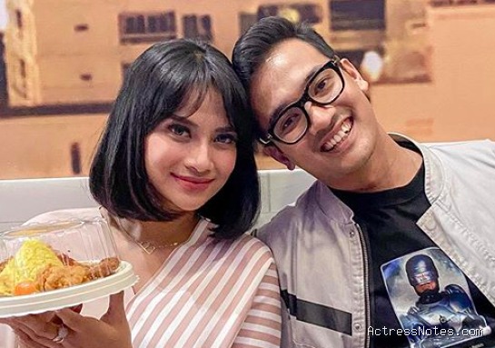 Biodata Bibi Ardiansyah: Agama, Keluarga, Pacar, Fakta dan Karir Biodata Bibi Ardiansyah: Agama, Keluarga, Pacar, Fakta dan Karir